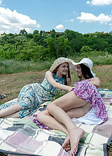 Mature.nl - Old And Young Lesbian Picnic Sexdate On A Sunny Day