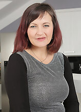 Mature 45 Year Old Justina From Allover30 Showing A Warm Hairy Pussy