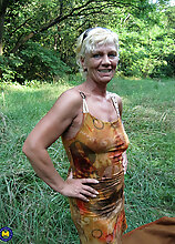 Mature.nl - Voyeur Granny Paulene Gets Fucked Outdoor By Her Secret Lover Leslie Taylor
